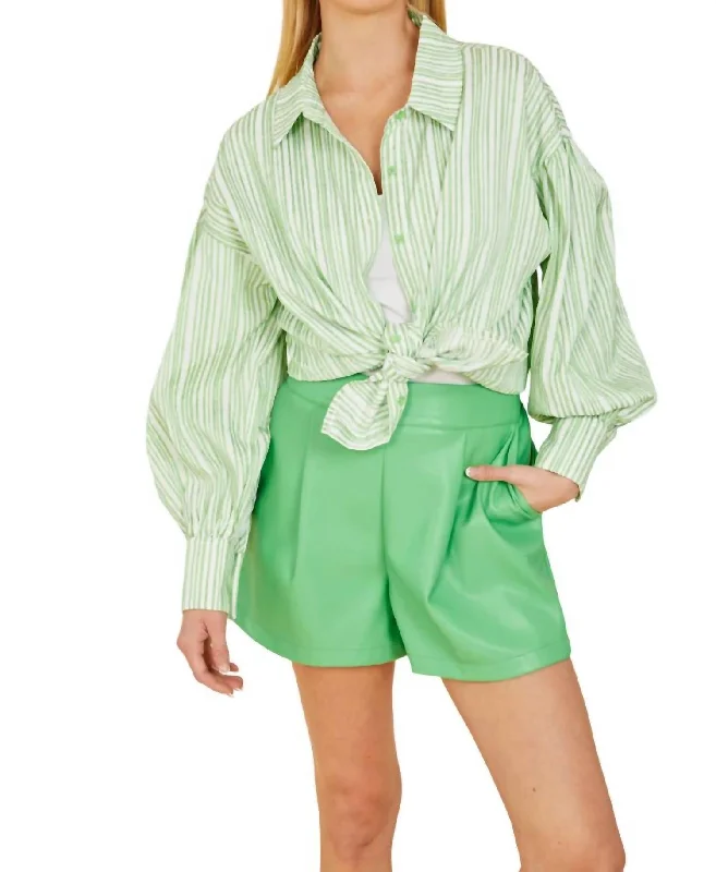 Vegan Leather Pleated Short In Kelly Green